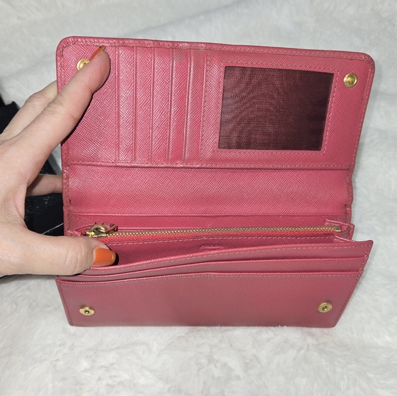 PRADA WALLET WITH BOX AND AUTHENTICATION CARD EUC - Picture 6 of 12